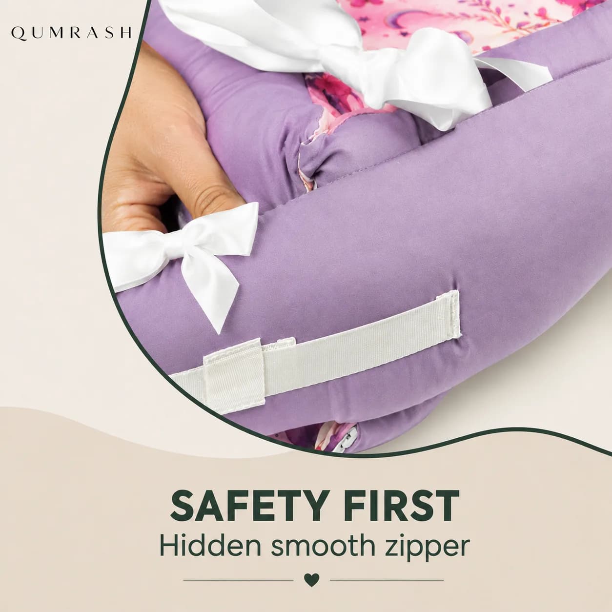 Hidden smooth zipper on the baby lounger, with no hardware near the baby